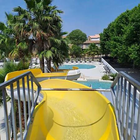 Joli Climatise 6 Personnes Joli A Campsite Agde