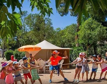 Campsite Joli Climatise 6 Personnes Joli A Agde